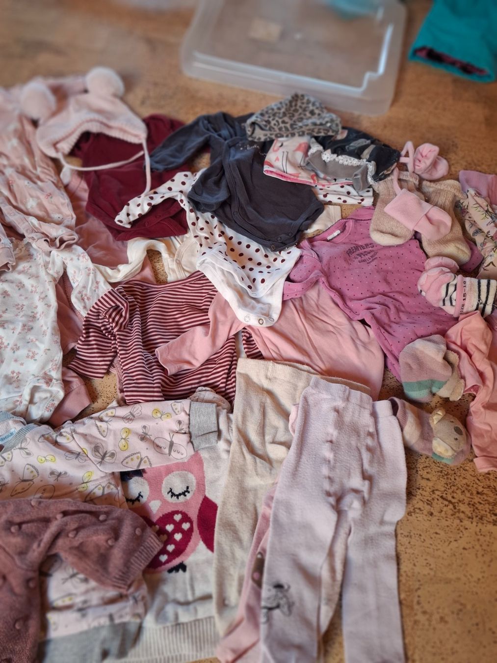 Kleiderpakete & -sets: 33 teiliges Newborn Set 56-62 – Gebraucht aus Galgenen von 27hours 5