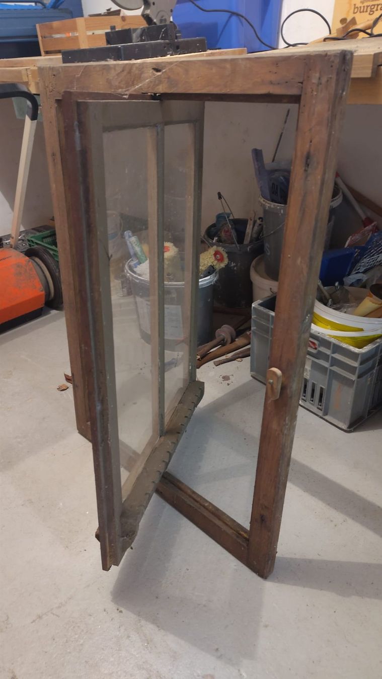 Finestre: Holzfenster drehbar – Usato da Zell LU venduto da gas_q8gc 2