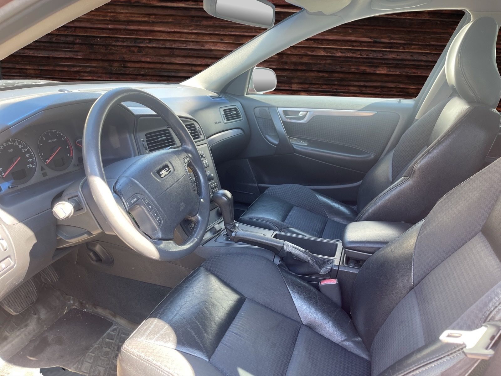 Volvo Automobili: VOLVO V70 2.4T - ab MFK! – Usato da Au SG venduto da Simeon-Cars 5