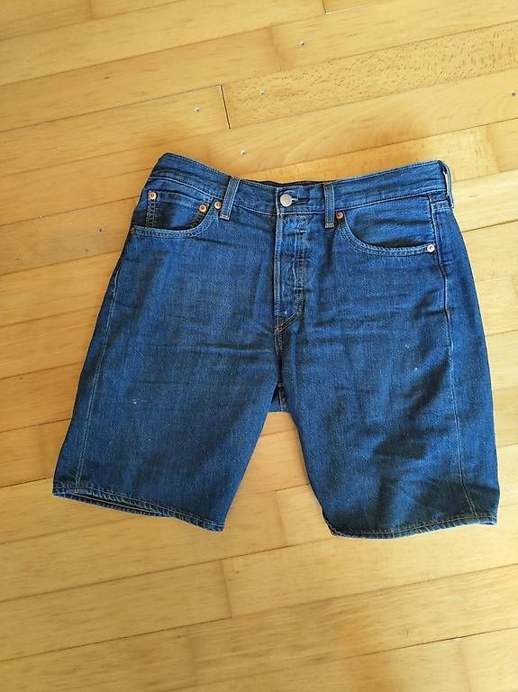 Jeans: Levis Shorts Gr 29 – Usato da Einsiedeln venduto da Matteo_123