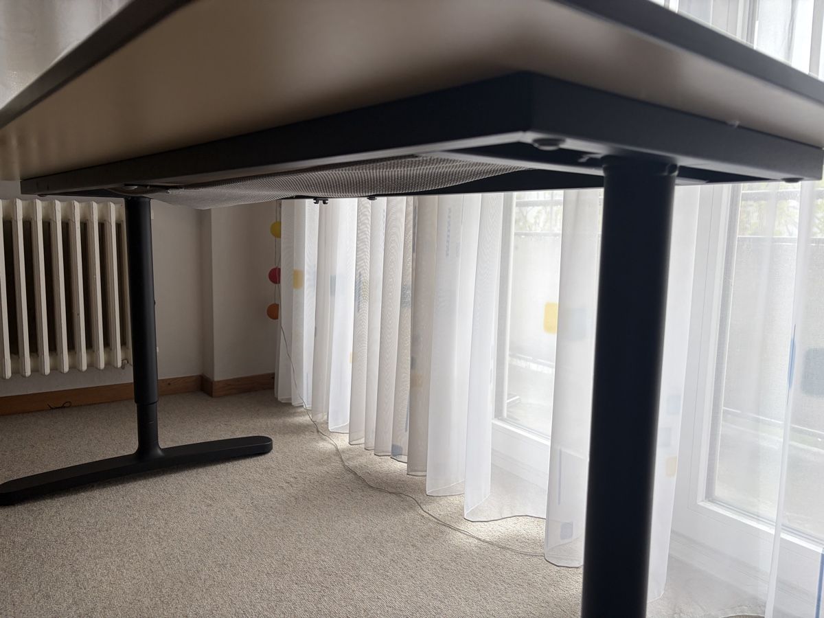 Ikea Scrivanie: IKEA Bekant 160x80cm – Usato da Zürich venduto da clairmont-5f2v 2