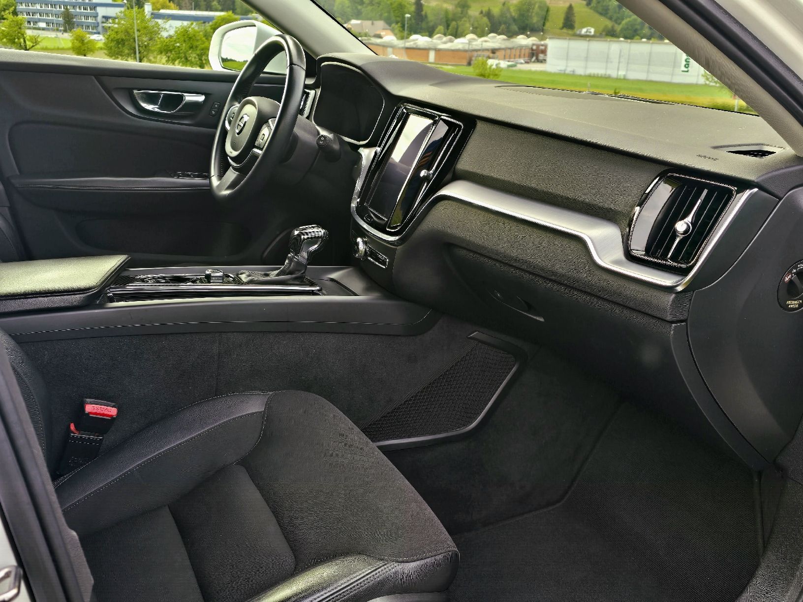 Volvo Automobili: VOlvo V60 D3 2.0D Automat – Usato da Wahlen b. Laufen venduto da C.Norris 8