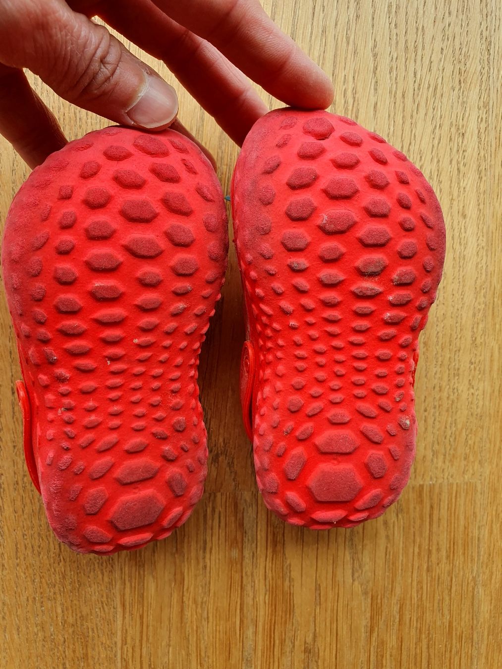 Scarpe per ragazzi: Plastik Schuhe Gr. 19/20 – Usato da Villars-sur-Glâne venduto da richardette 2