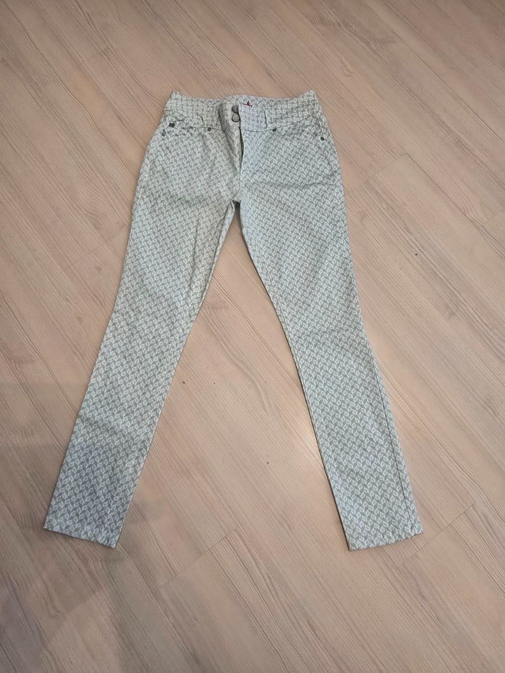 Pantaloni: Hose – Usato da Gutenswil venduto da evita.64 1