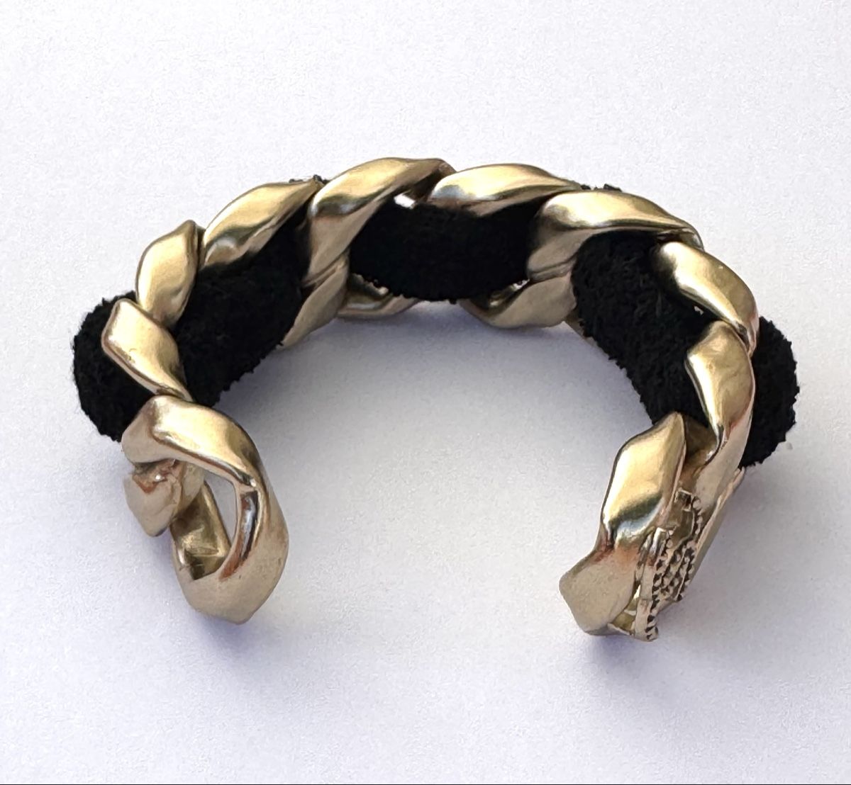 Chanel Bracciali & Braccialetti: Chanel Bangle Black Satin With Light Gold Hardware – Usato da Courtaman venduto da sultan16 3