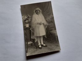 SCHWIIZER JUGEND DAZUMAL - MEITLI am WYSSE SUNNTIG - BERN