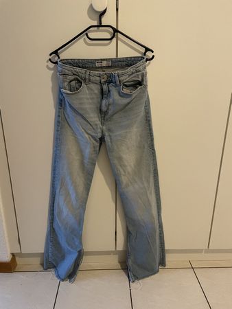 Jean Bershka taille haute fendu, 36
