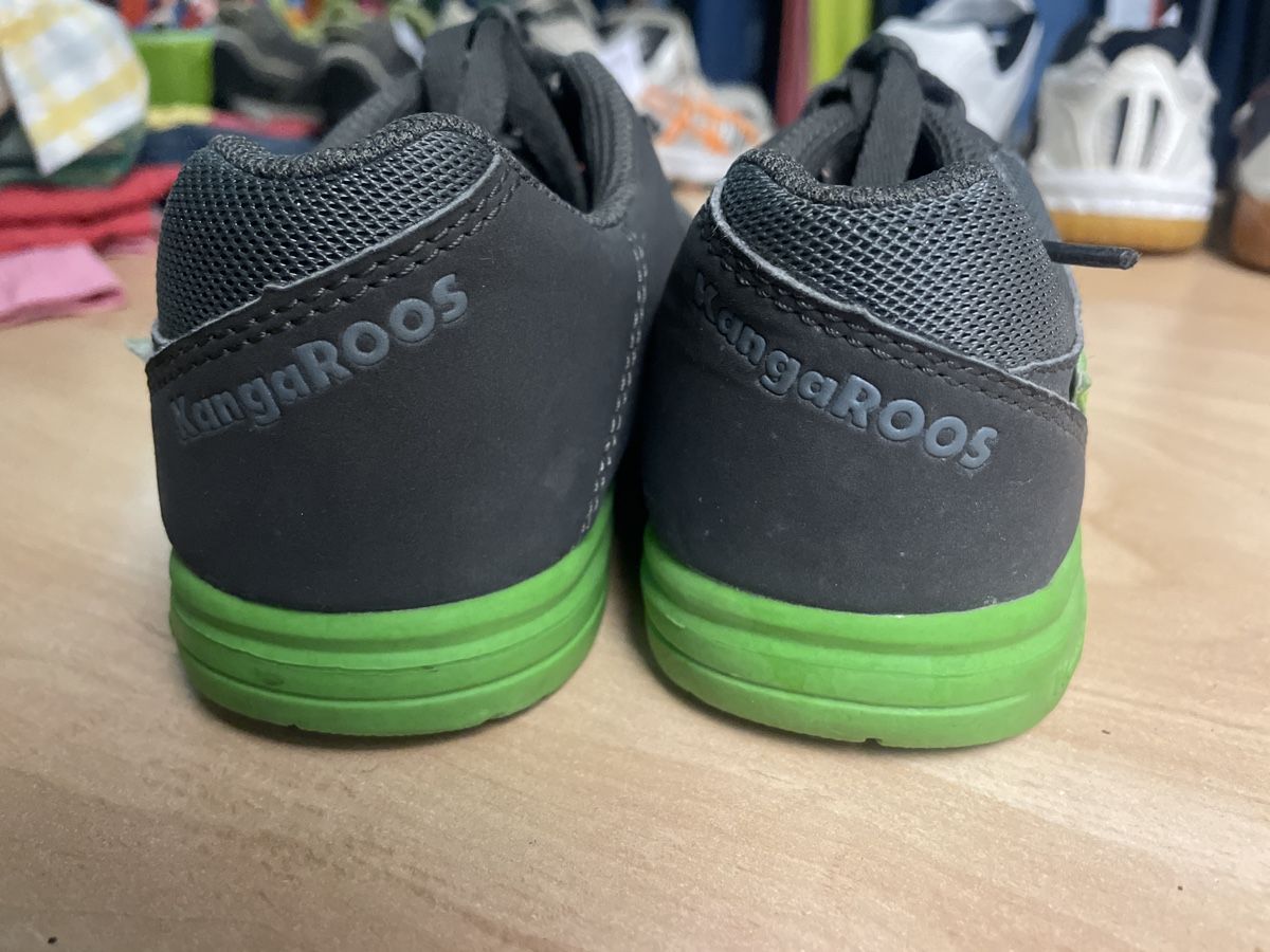 Scarpe per ragazzi: Graue neuwertige Kangaroos Sneaker Gr. 34 – Usato da Obergerlafingen venduto da cabo4 3