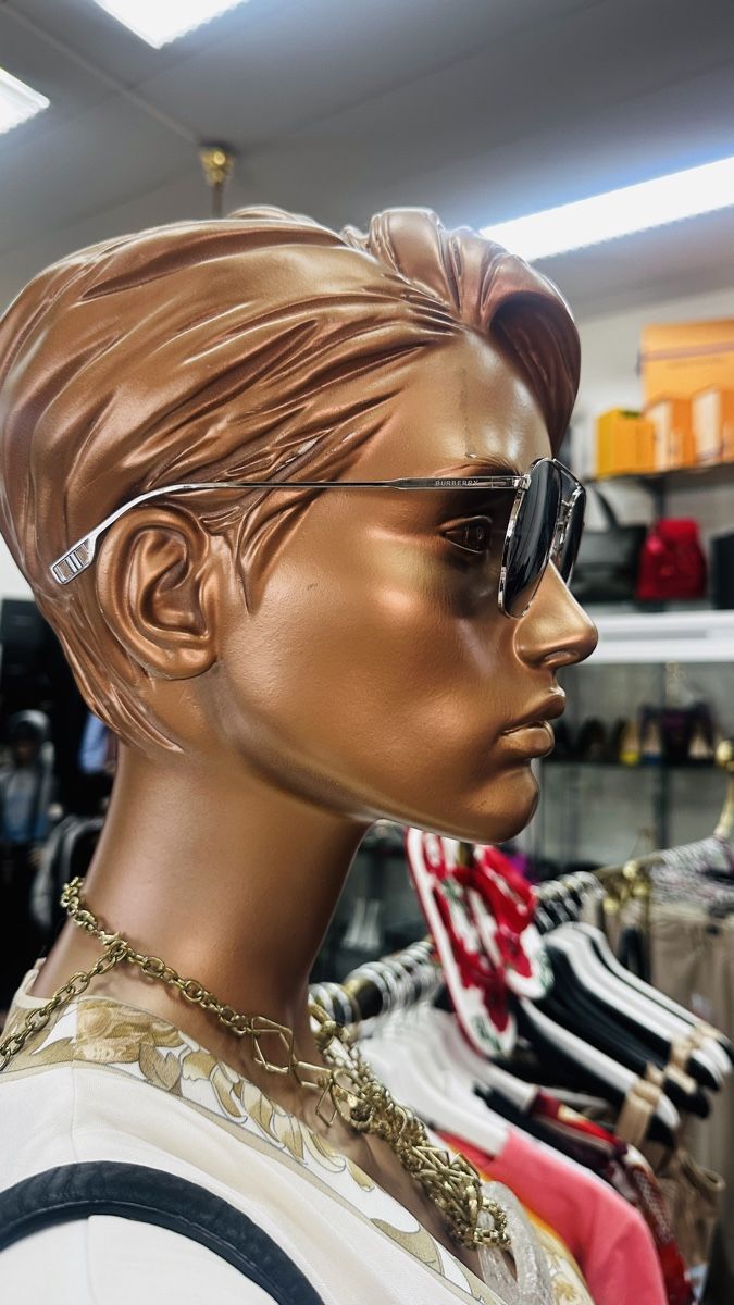 Burberry Occhiali & Lenti: Burberry Sonnenbrille neu – Nuovo e nell'imballaggio originale da Lachen SZ venduto da HelvetiaLuxury 2