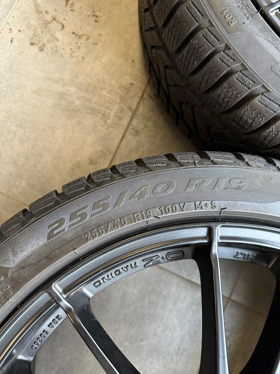 Altro in Scrittura & Disegno: Pirelli 255/40 R19 invernali – Usato da Comano venduto da mat_s7rj