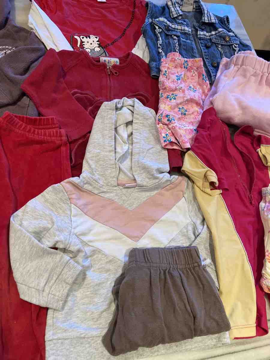 Lotti & Set di vestiti: ab 1.- Kleiderpaket Mädchen Grösse 74/80 nr.1 – Usato da Morschach venduto da leonie87 3