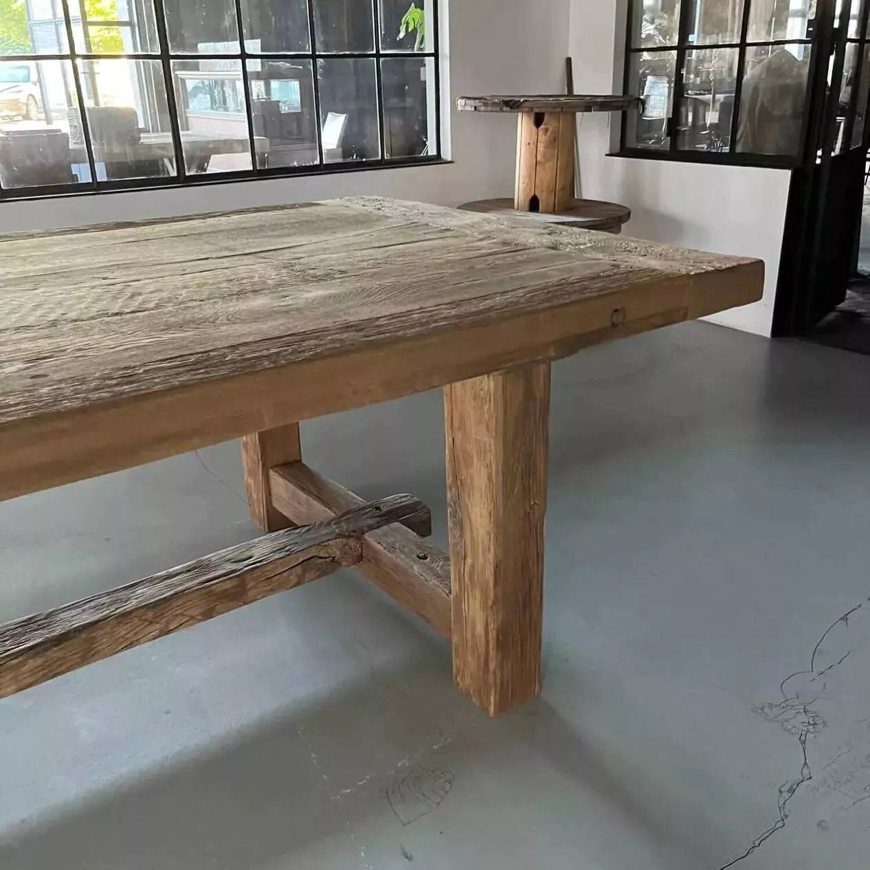 Tische: Massiver Bauerntisch Kingstone – Antike Eiche – Neu und originalverpackt aus Charleville-Mézières von Follosdesign 5