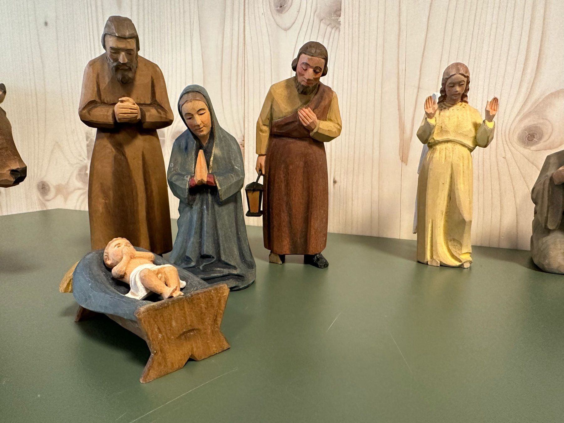 Figurines: Krippenfiguren der Huggler Holzbildhauerei – D'occasion à Bern par jal_z675 1