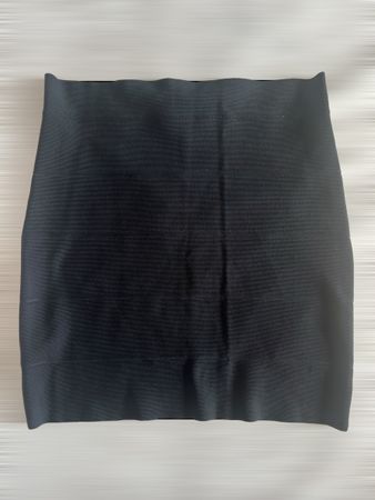 Jupe noire moulante BCBG Maxazria taille L