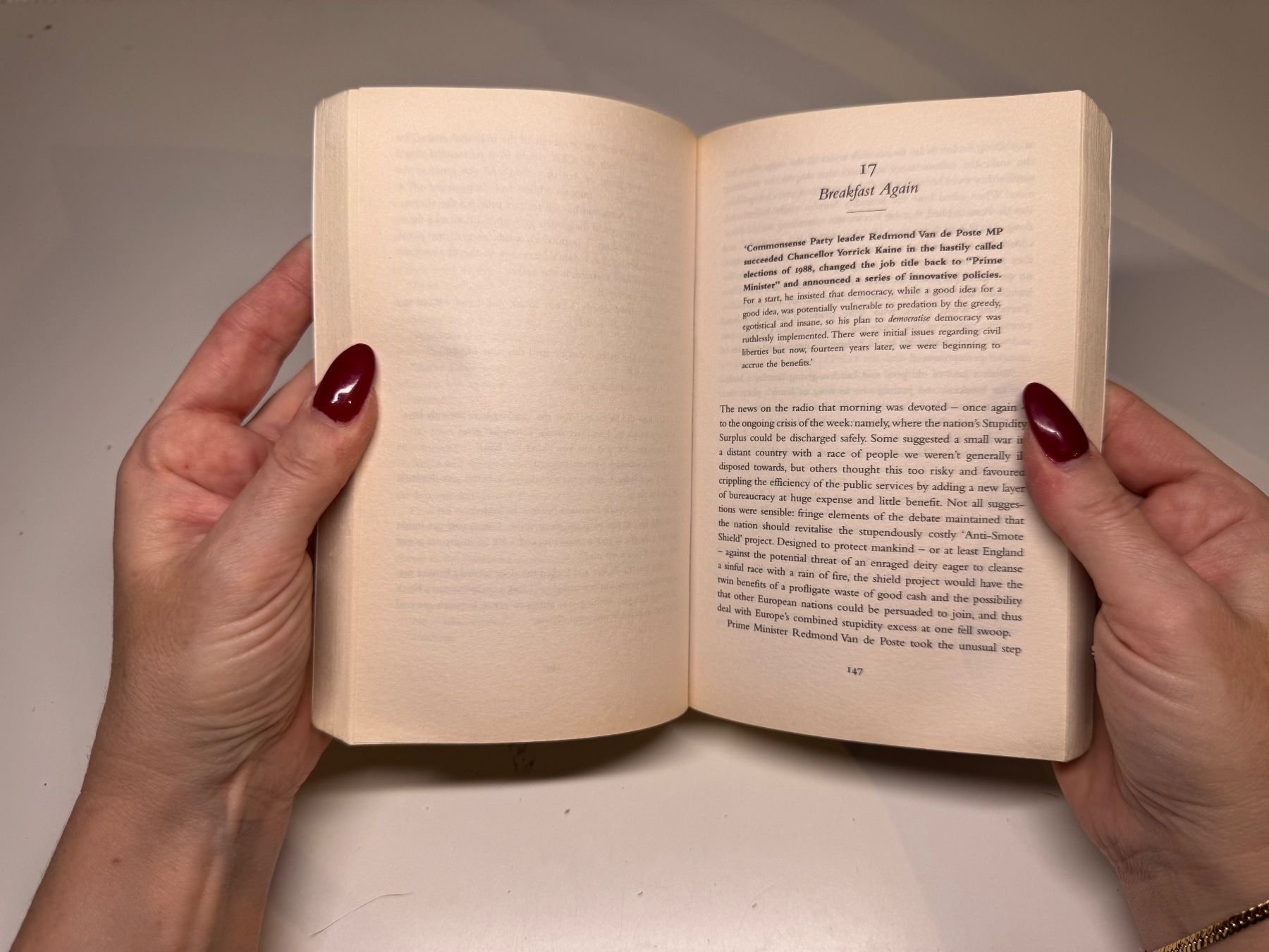 Livres: NOVEL: Jasper Fforde, First Among Sequels – D'occasion à Grosswangen par English_books 5