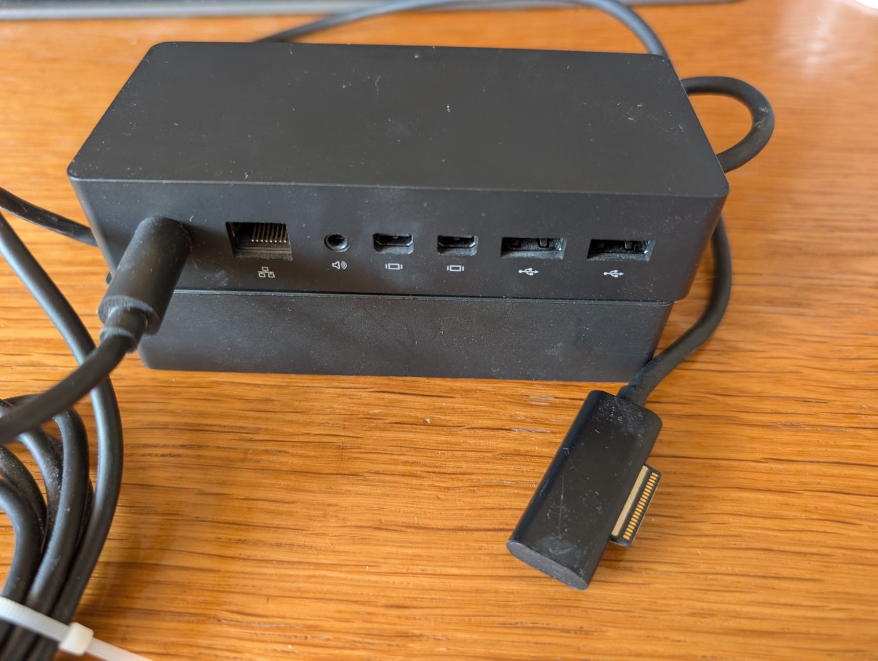 Microsoft Dockingstation: Microsoft Surface Docking Station – Gebraucht aus Windisch von dom_8llt 2