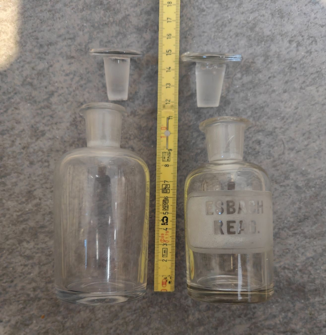 Laborzubehör: Antike Apotheker-Flaschen – Gebraucht aus Kandergrund von Sam1818 1