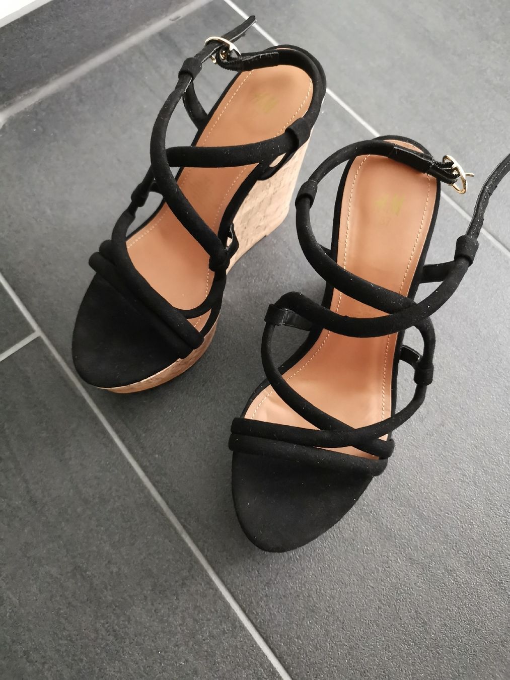 H&M Scarpe da donna: Keilsandalen – Nuovo e nell'imballaggio originale da Matzendorf venduto da hauli2 2