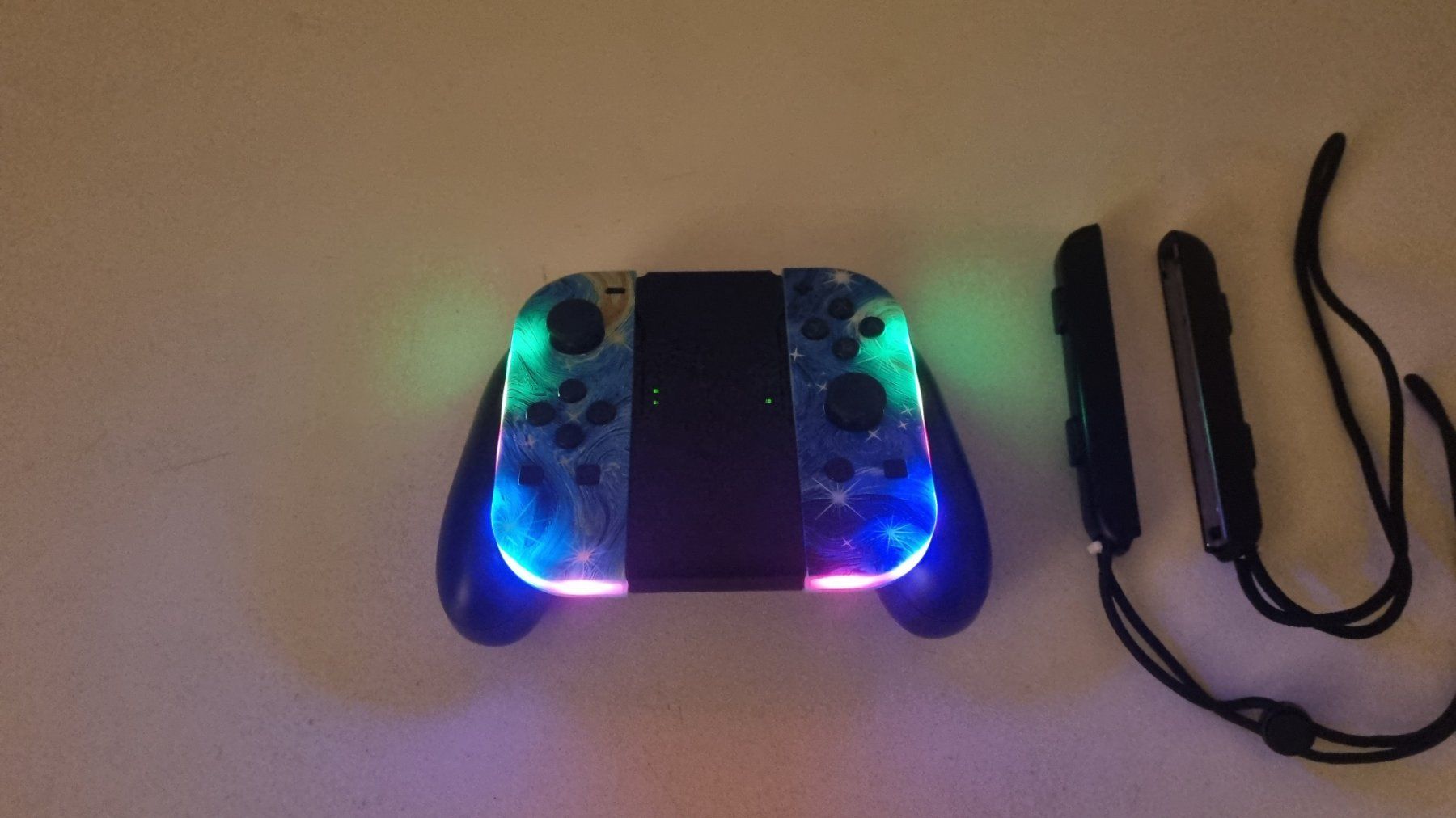 Controller: Nintendo Switch Joy Con Controllers mit Griff LED beleuchten – Usato da Birsfelden venduto da val_d9c2 2