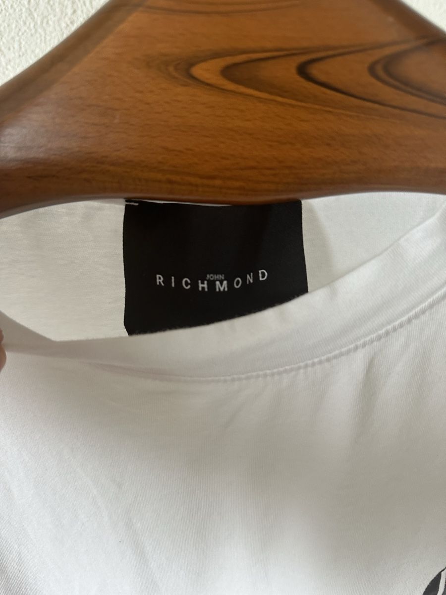 T-shirts: Tshirt John Richmond – D'occasion à Zürich par tom_8phz 2