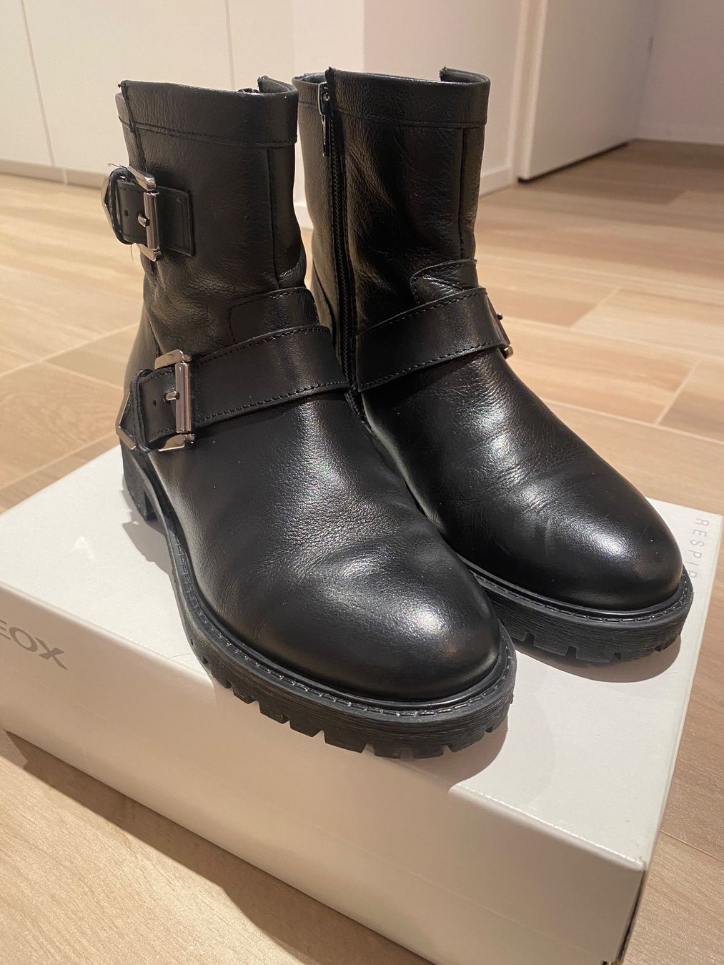 Geox Scarpe da donna: Geox 36 Lederstiefeletten – Usato da Zürich venduto da sangoimara 1