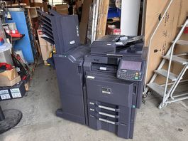 %Kyocera TASKalfa 3051ci Farblaserdrucker inkl Finisher