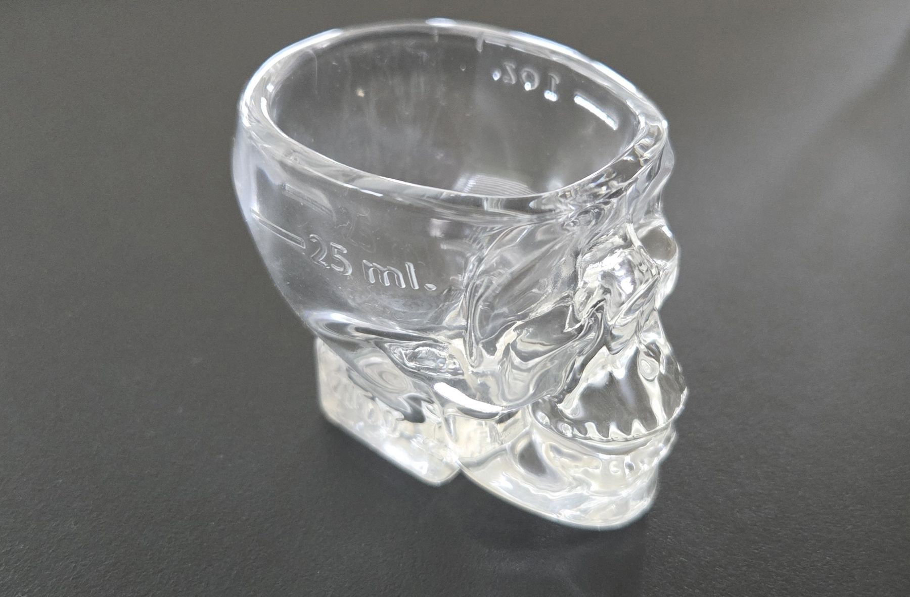 Bicchieri: 4er Set Totenkopf Schnapsgläser - Shots – Usato da Lachen SZ venduto da LinDiscount 1