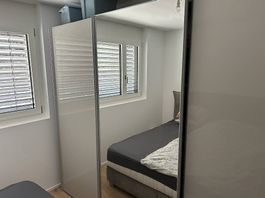 Schwebetüren Kleiderschrank - NEUWERTIG