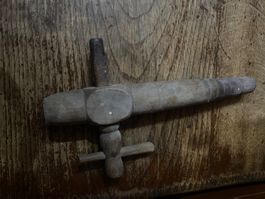 Robinet ancien bois tonneau ou autre?