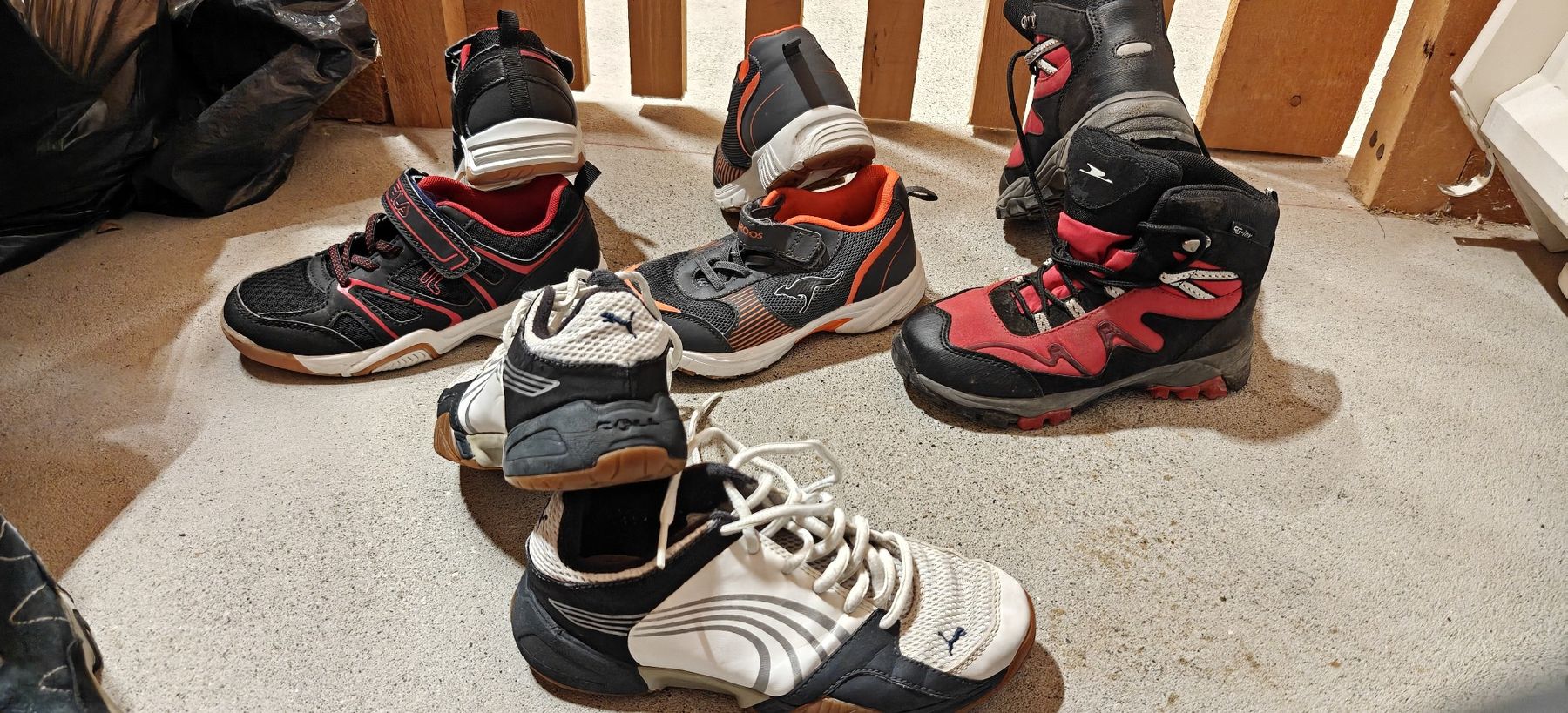 Scarpe per ragazzi: Marken Schuhe gr. 32 + 33 – Usato da Obernau venduto da ChooseWisely
