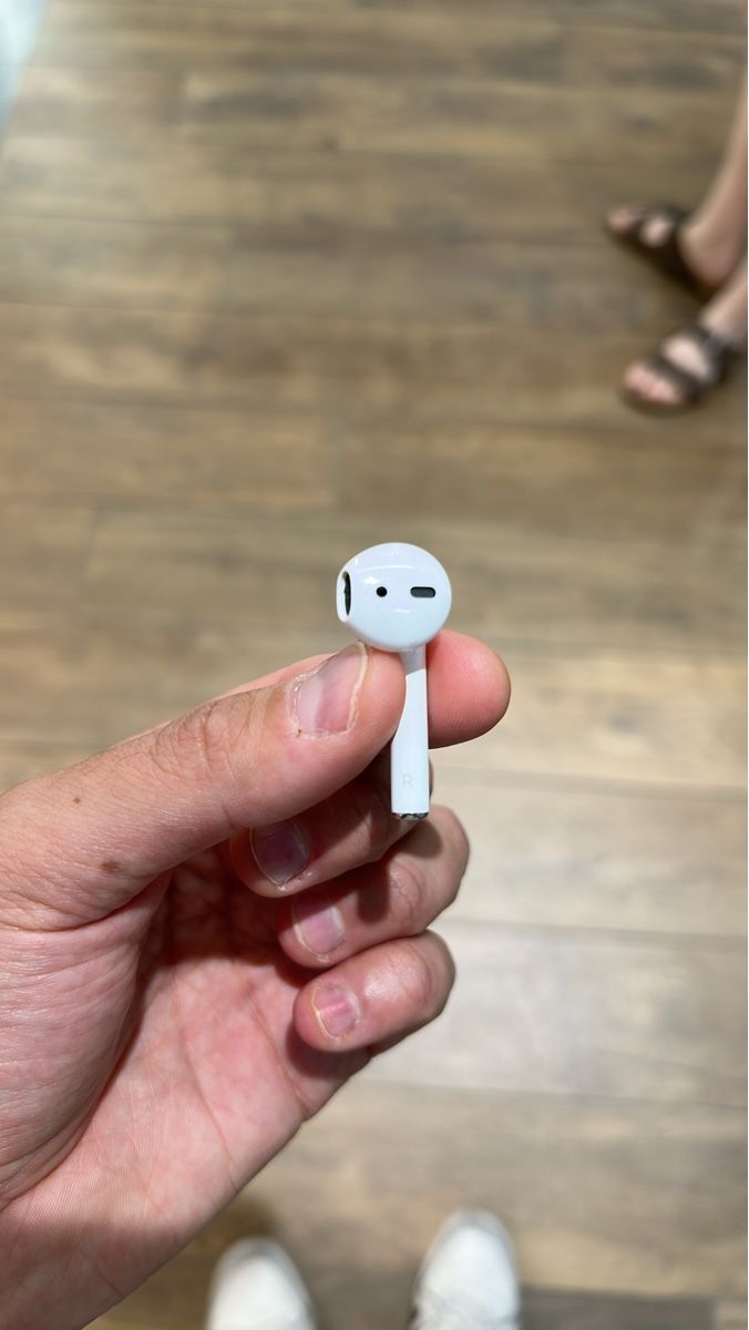 Apple Cuffie: AirPods Rechts – Usato da Zürich venduto da _Josh_