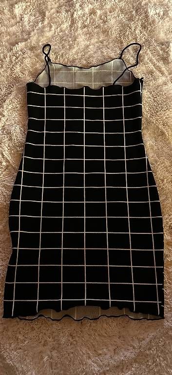 Robes: Figurbetontes Kleid – D'occasion à Bern par cin_r7xm 1