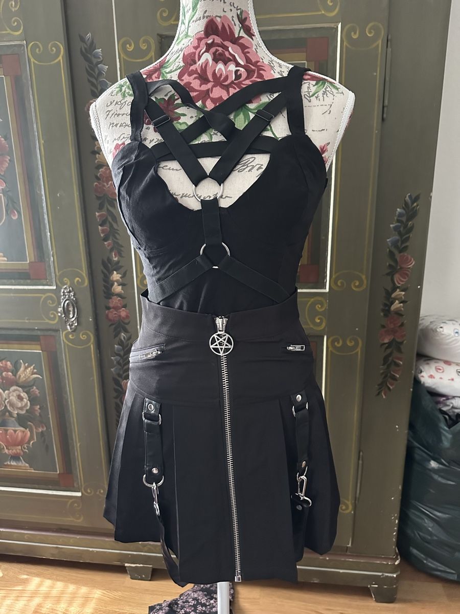 Lotti di vestiti: Killstar Röcke und Top – Nuovo (secondo la descrizione) da Luzern venduto da Purple_Rose01