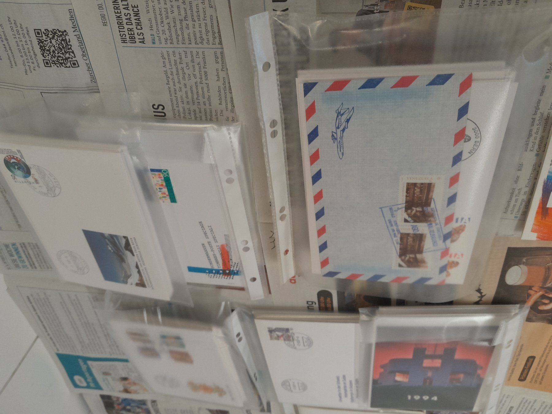 Tutti i francobolli: Menge Briefmarkenumschläge – Usato da Rüti ZH venduto da Alemanni 3