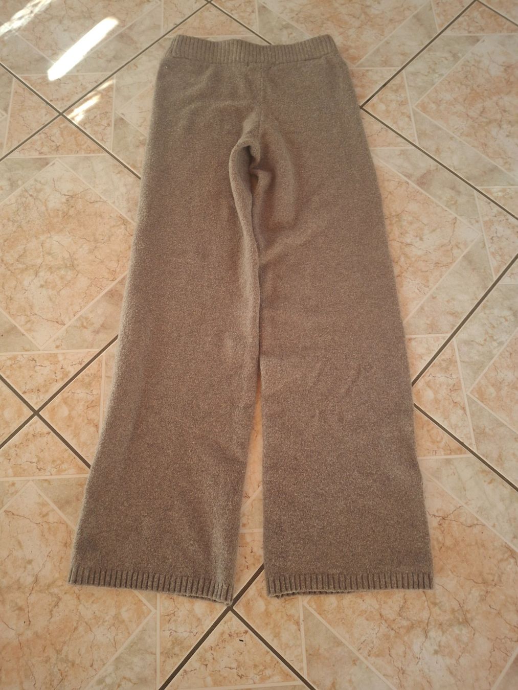 Pantaloni: Pantalon d intérieur taille XS marque Amisu – Usato da Villiers venduto da san_jn5w 6