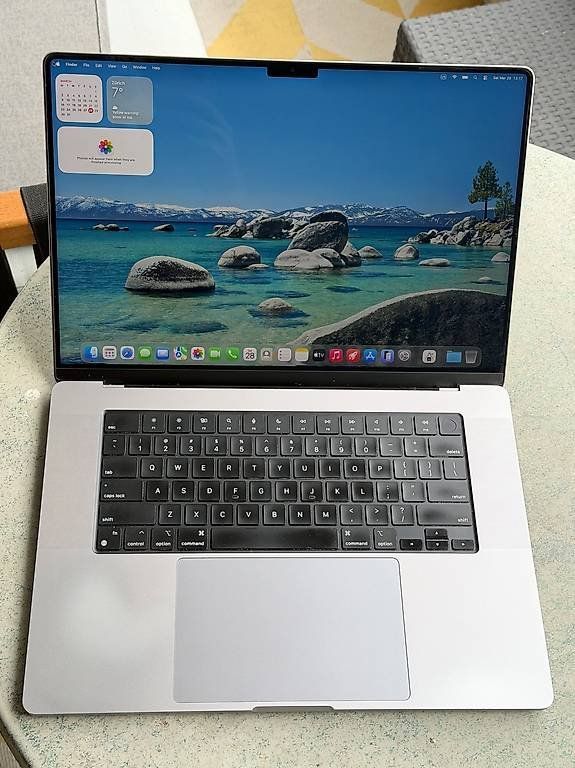 Apple Notebooks: MacBook Pro 16" M1 Max, 32GB RAM, 1TB, 32-c GPU, US Keyboard – Gebraucht aus Geneve von oaltun