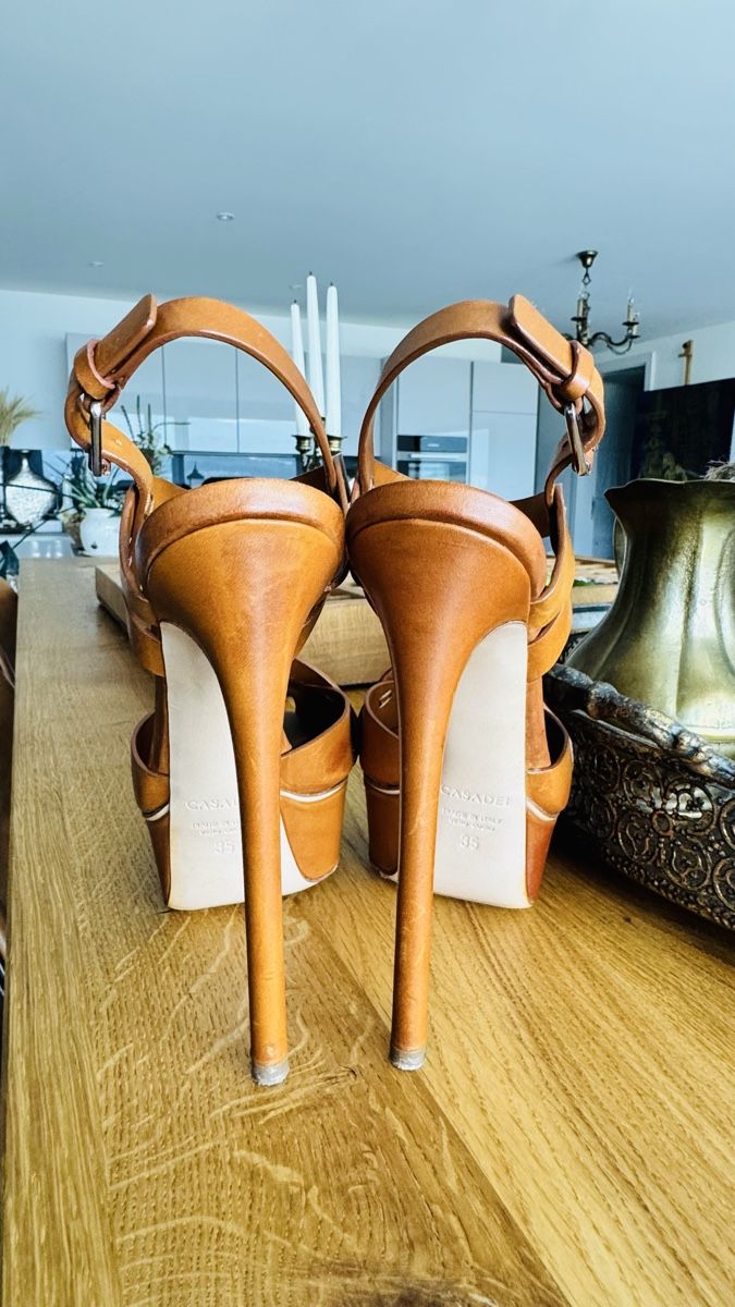 Casadei Damenschuhe: Casadei Sandals – Gebraucht aus Mörigen von TimelessFinds 3