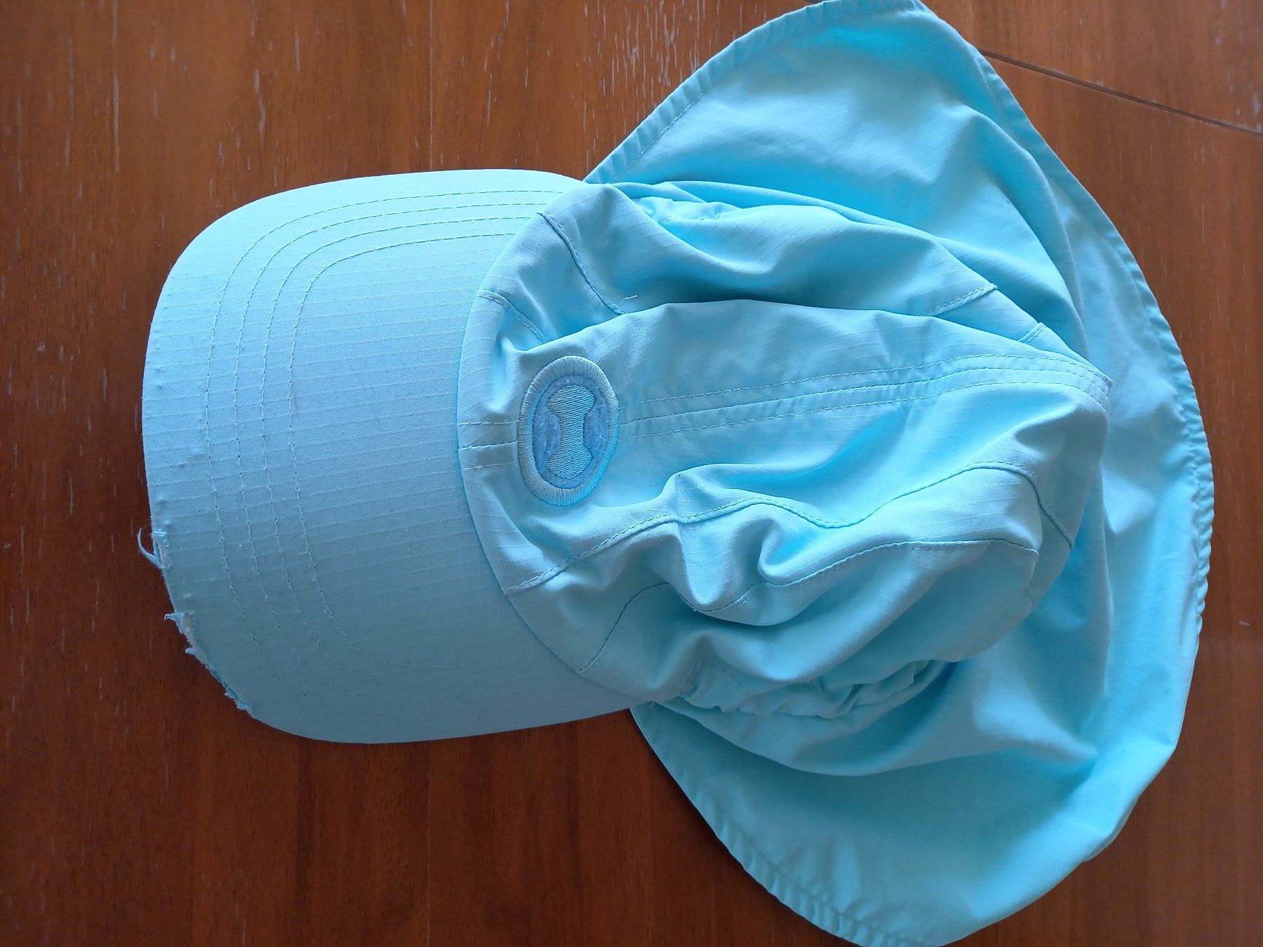 Altro abbigliamento per bambino: UV-Sonnenhut mit Nackenschutz, Gr. 54/56 – Usato da Luzern venduto da latinaluna
