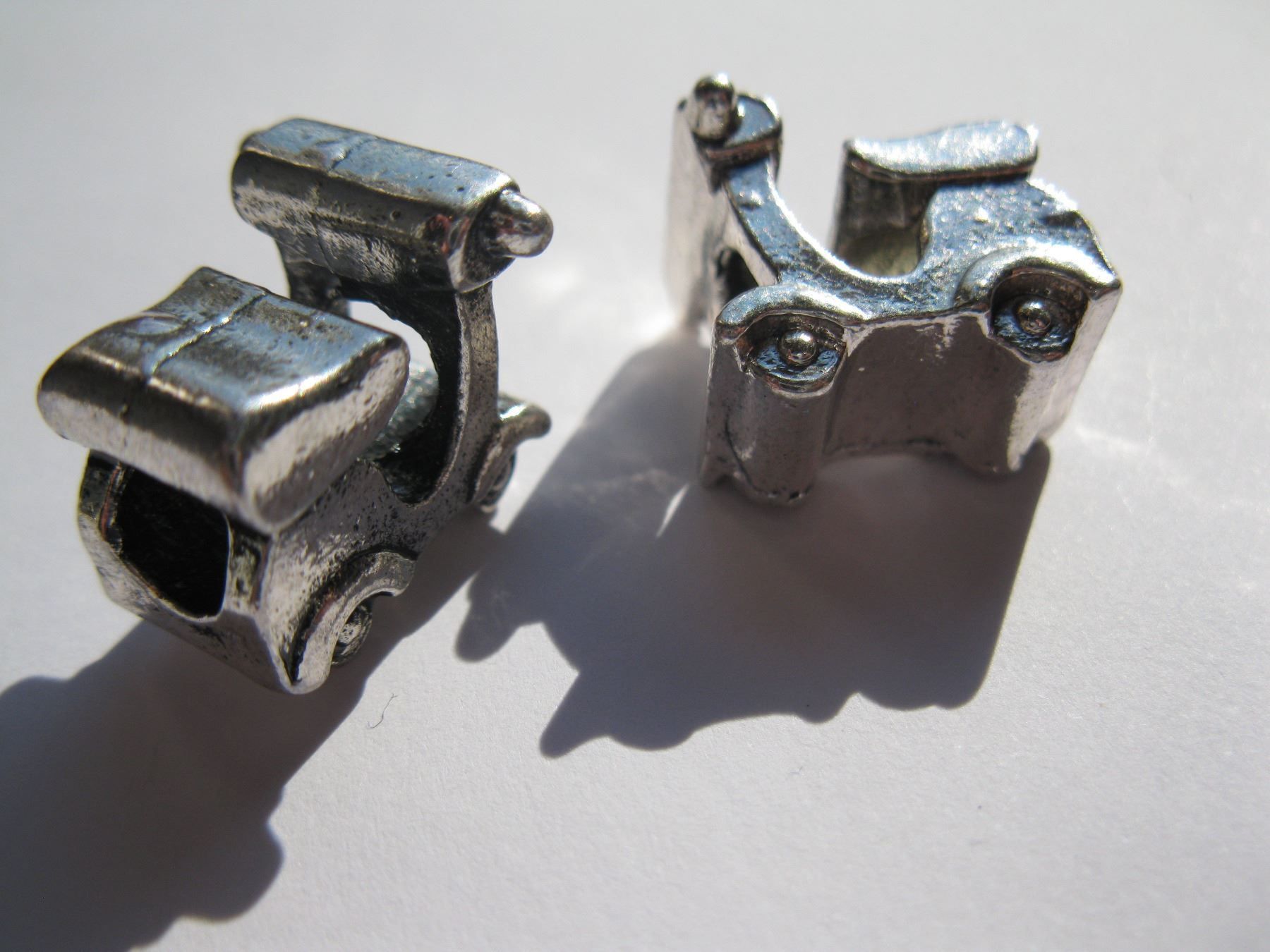Perle (finte): 2 Grosslochperlen, Beads, Metallperle Vespa – Nuovo e nell'imballaggio originale da St. Margarethen TG venduto da LuanaKa 2