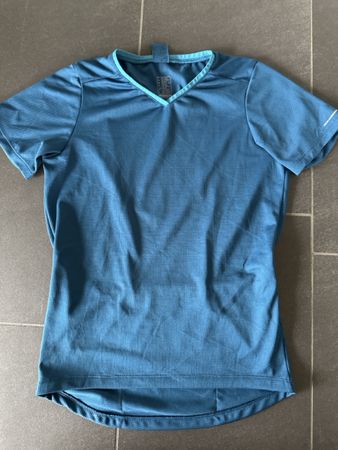 Decathlon Sportshirt, Gr. 152, Top Zustand für den Sport!
