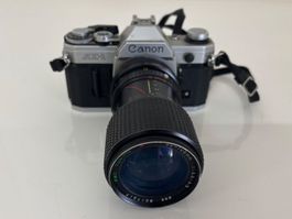 Canon AE-1 mit Tokina RMC 35-105mm f/3.5-4.3 Objektiv
