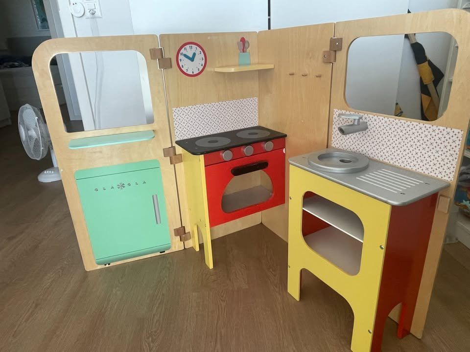Giocattoli: Cuisine bois Nature & Découvertes pliable + accessoires – Usato da La Sarraz venduto da sch_y8q8 2