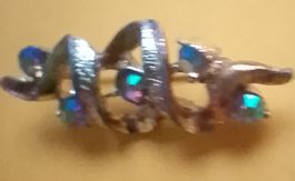 Schmuck Brosche Form verdrehtes Band Vintage 8gr. schwer