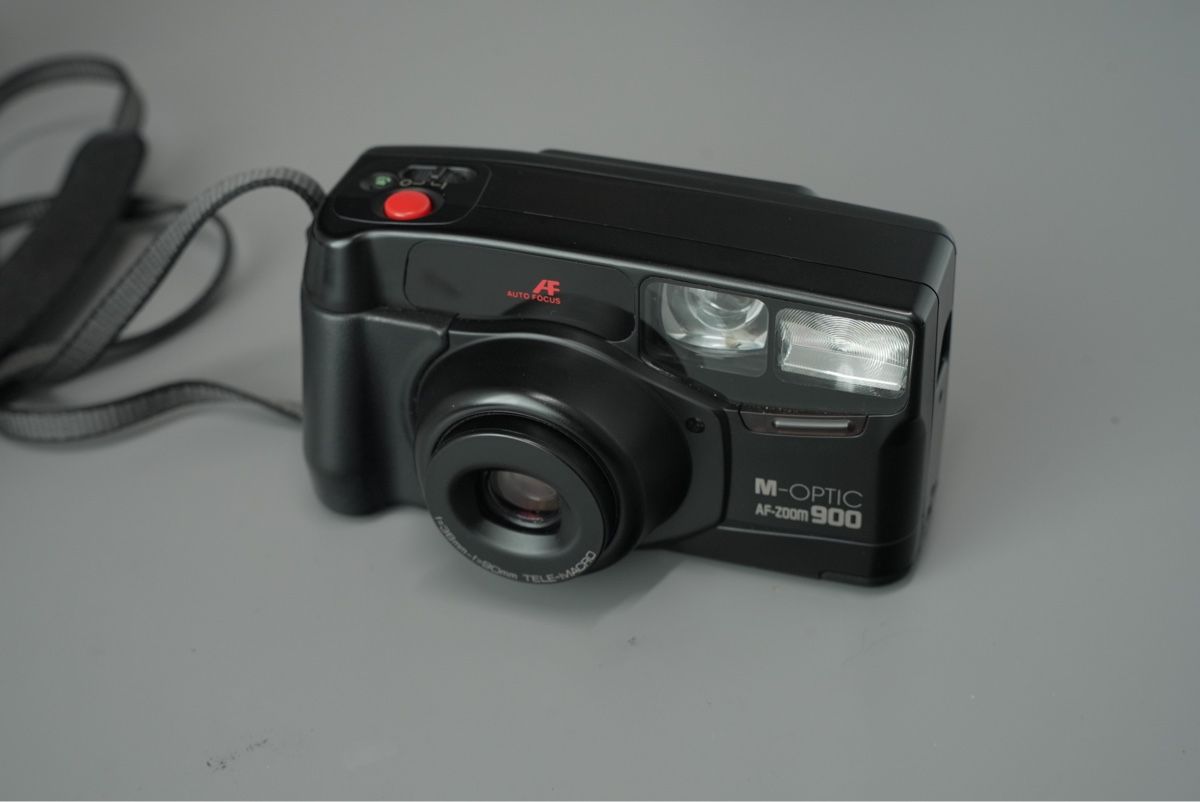 Fotocamera: M-Optic AF-Zoom 900 Compact 35mm Film Camera – Usato da Frauenfeld venduto da camre35