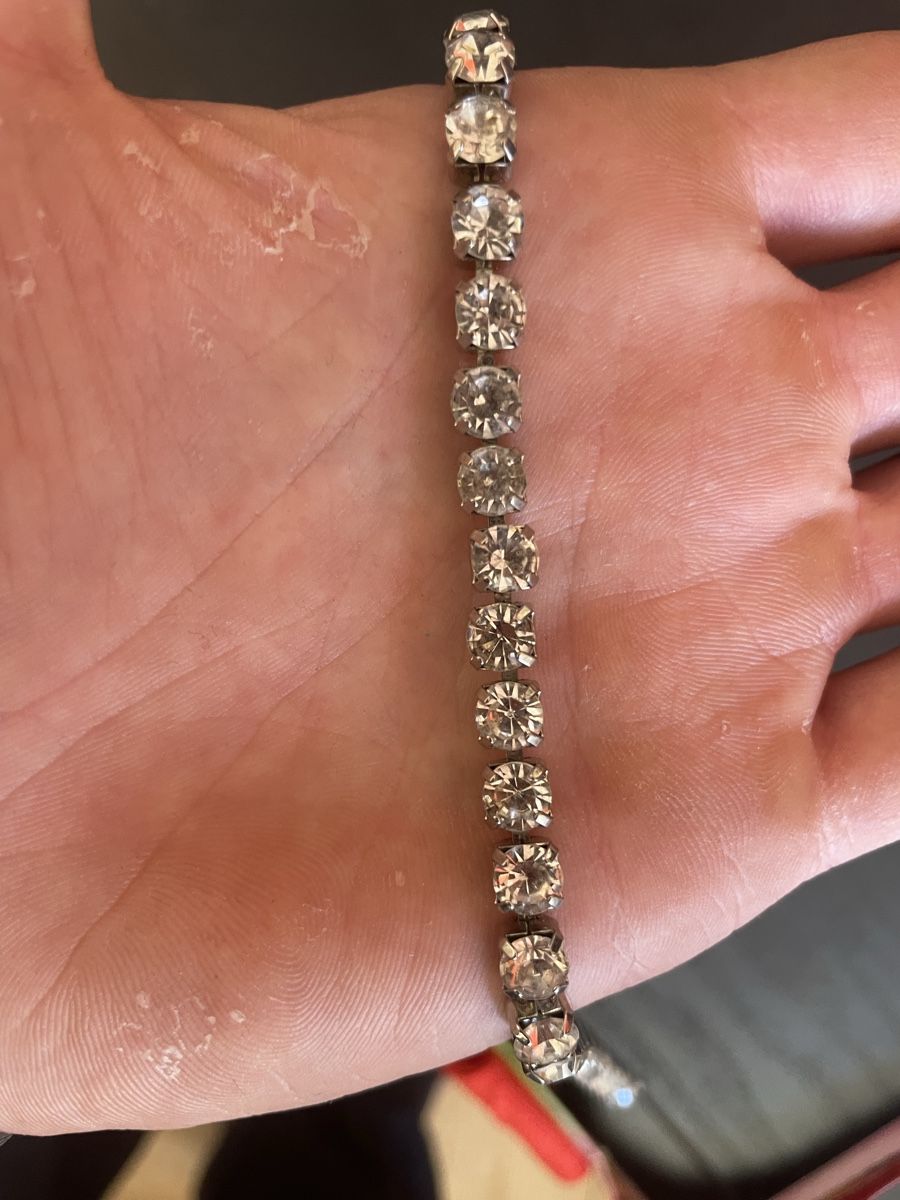 Armbänder & -reifen: Armband mit Steinen guter Zustand – Gebraucht aus Zürich von yas_alam 1