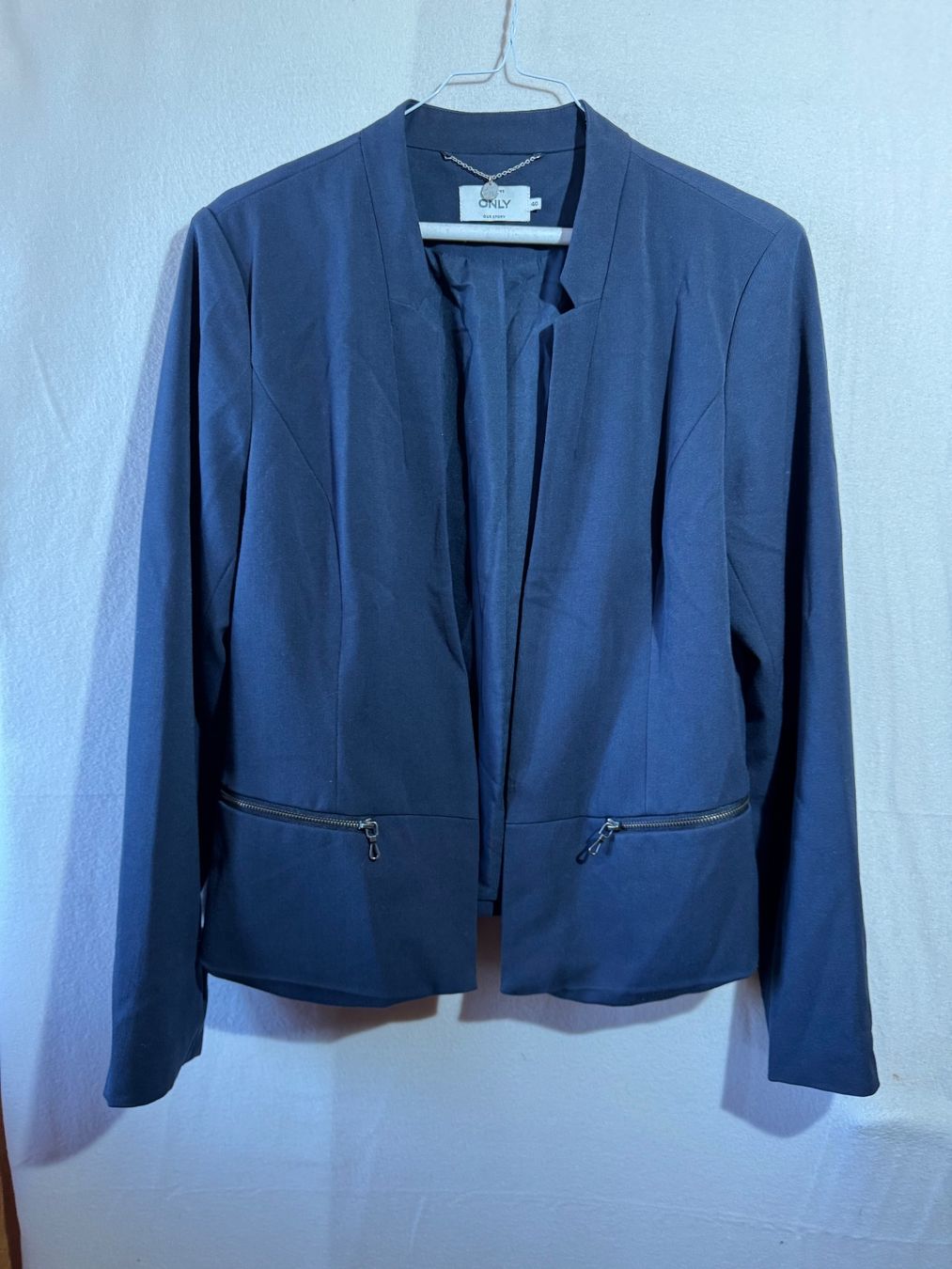 Only Giacche: Dunkelblauer Blazer von Only Gr. 40 – Usato da Grosswangen venduto da SALE_SALE_SALE