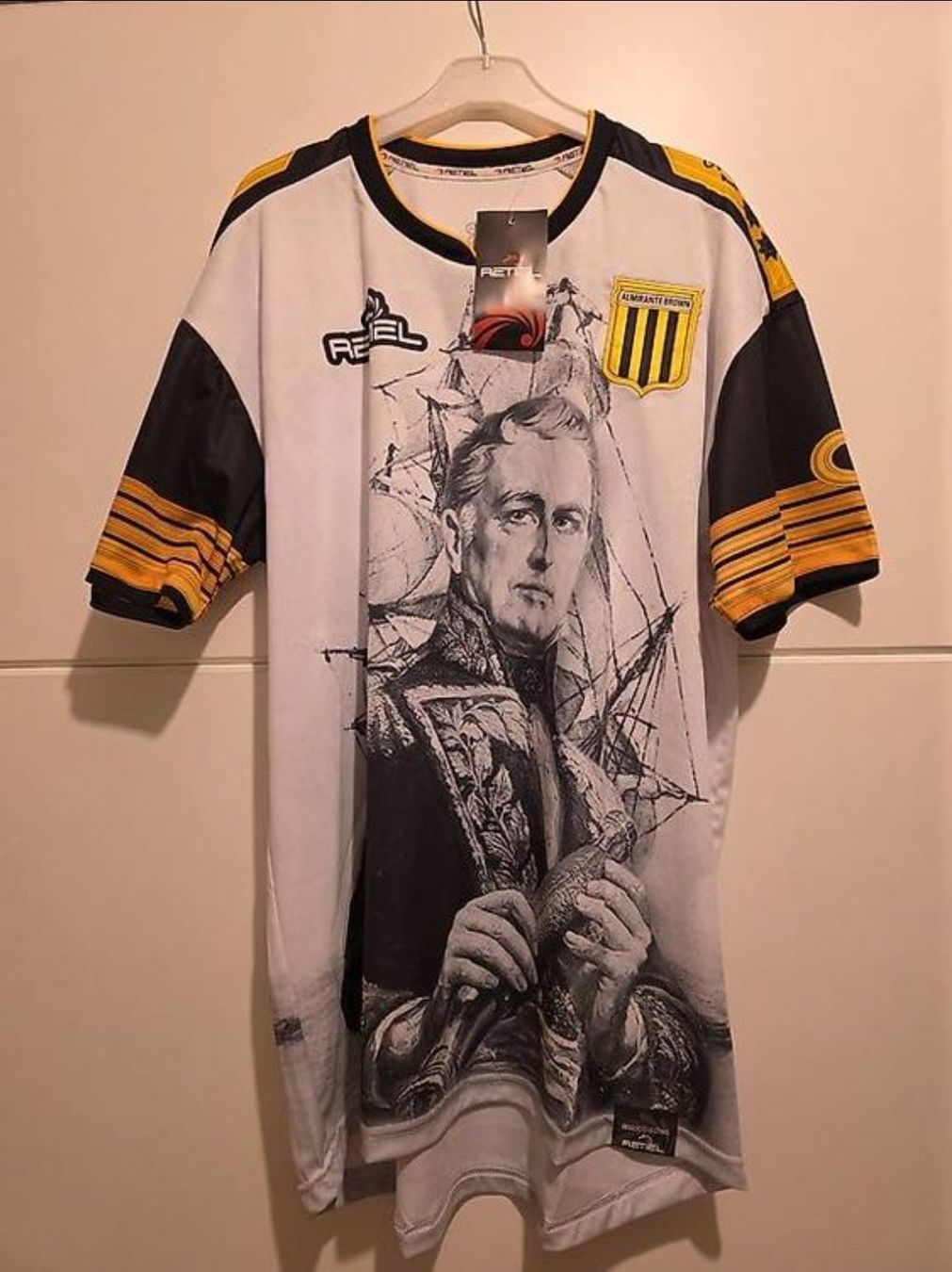 Canottiere & Pantaloni: Maillot Almirante Brown – Nuovo (secondo la descrizione) da Renens VD venduto da jose26