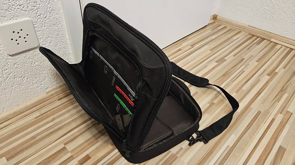 Targus Borse: Targus Laptoptasche / NEU / mit Schultergurt – Nuovo (secondo la descrizione) da Niederbipp venduto da Broker_Online 4