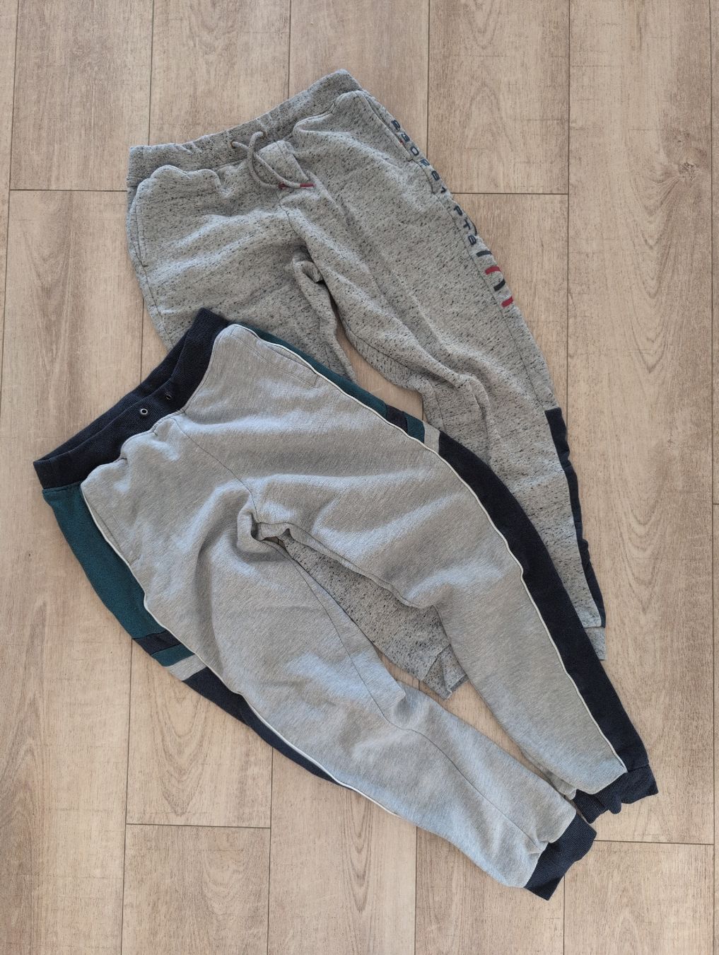 Okaidi Lotti di vestiti: 2er Set Jogginghosen Gr. 164 – Usato da Hagneck venduto da fischli80