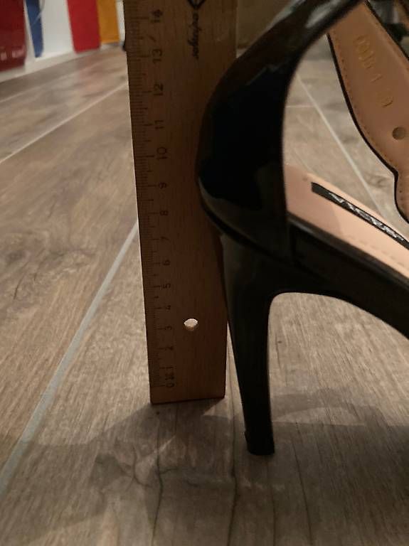 Chaussures femmes: Damen Schuh 9 cm Absatz  – D'occasion à Ramsen par mar_jsh2 2